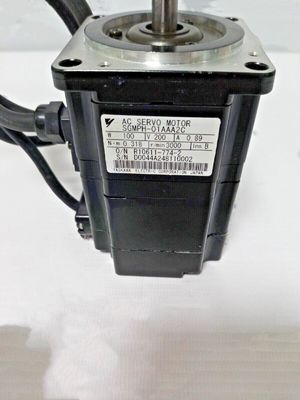 Yaskawa SGMPH-01AAA2C AC SERVO MOTOR 100W 200V 0.89A 3000RPM NEW