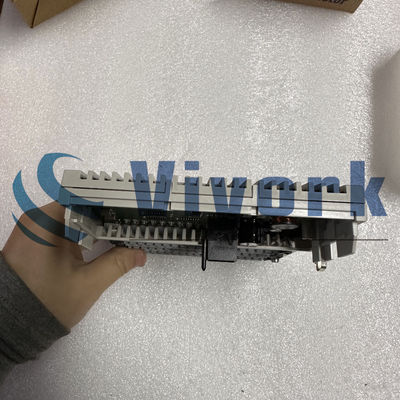 Schneider 170ADI35000 INPUT MODULE MOMENTUM 24 VDC 4 KOHM 32 INPUT DISCRETE NEW