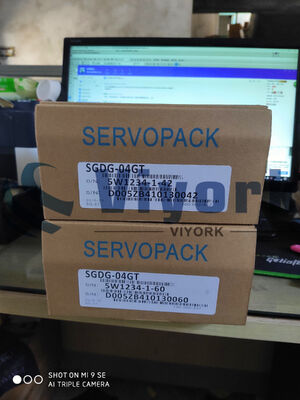 Yaskawa SGDG-04GT SERVO DRIVE TORQUE AMPLIFIER 90-253VAC 0.4KW NEW
