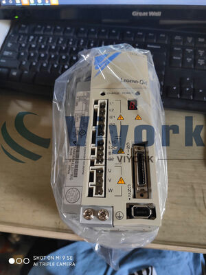 Yaskawa SGDG-04GT SERVO DRIVE TORQUE AMPLIFIER 90-253VAC 0.4KW NEW