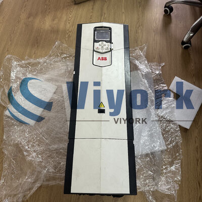 ABB ACS880-01-105A-3 المحول